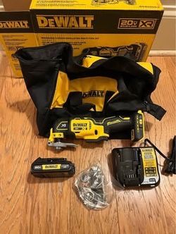 DEWALT 20V MAX XR Oscillating Tool Kit 3-Speed -NEW-