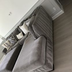 Sectional Couch With ottoman