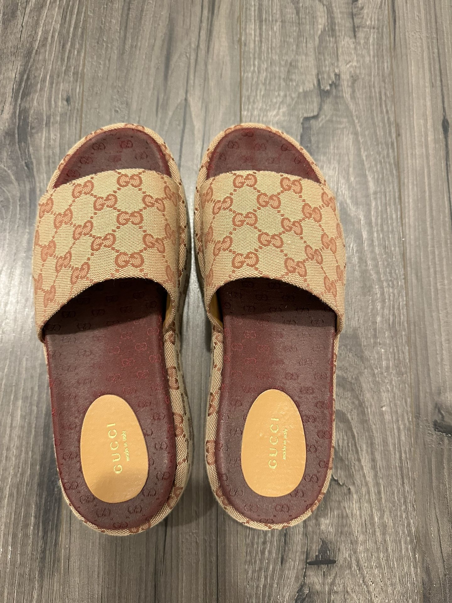 Gucci Women's Original GG Platform Slide Sandals Sz:39.5