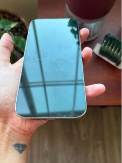 Iphone 14 pro 128 unlocked ( minimal cracked)