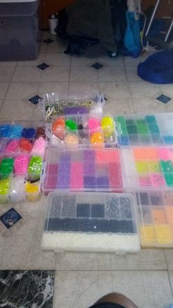 70,000+ peeler beads! With 5 tools and 9 boards