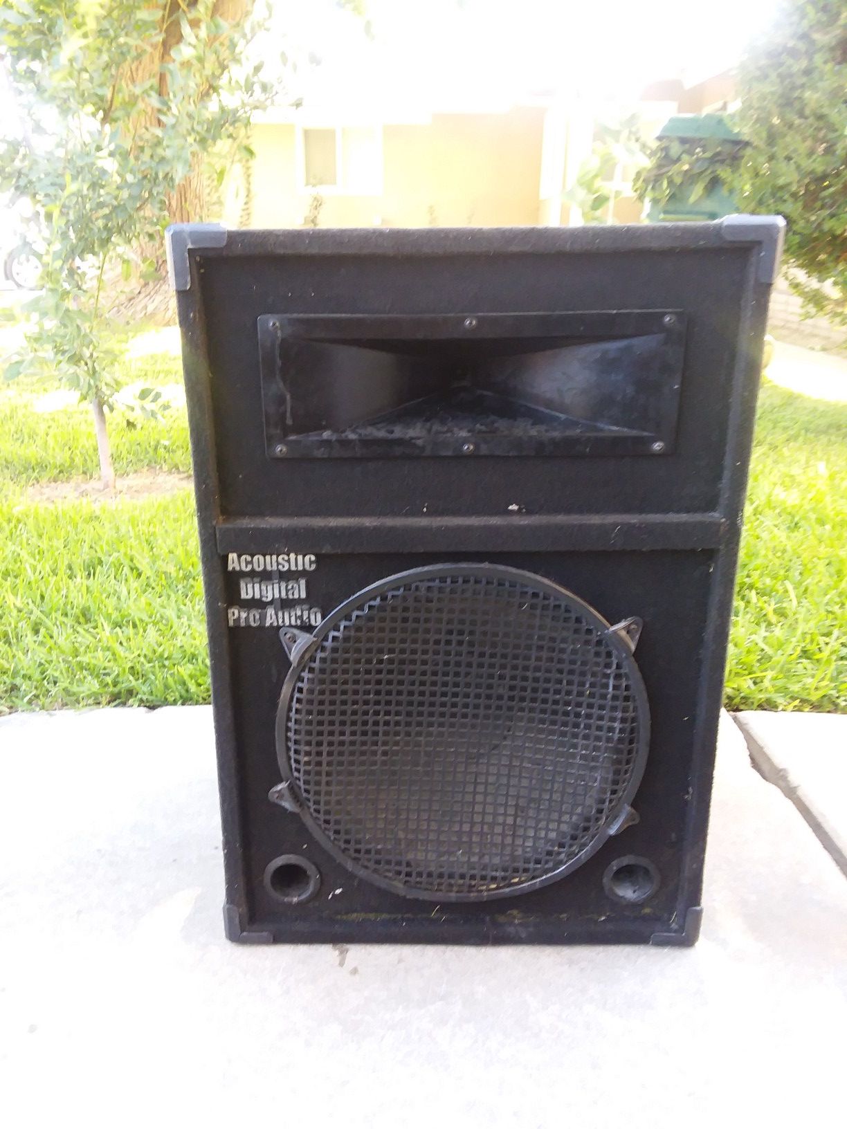 SPEAKER 15 INCHES ACOUSTIC DIGITAL PRO AUDIO GOOD WORKING CONDITION..BOCINA DE 15 PULGADAS TRABAJA BIEN