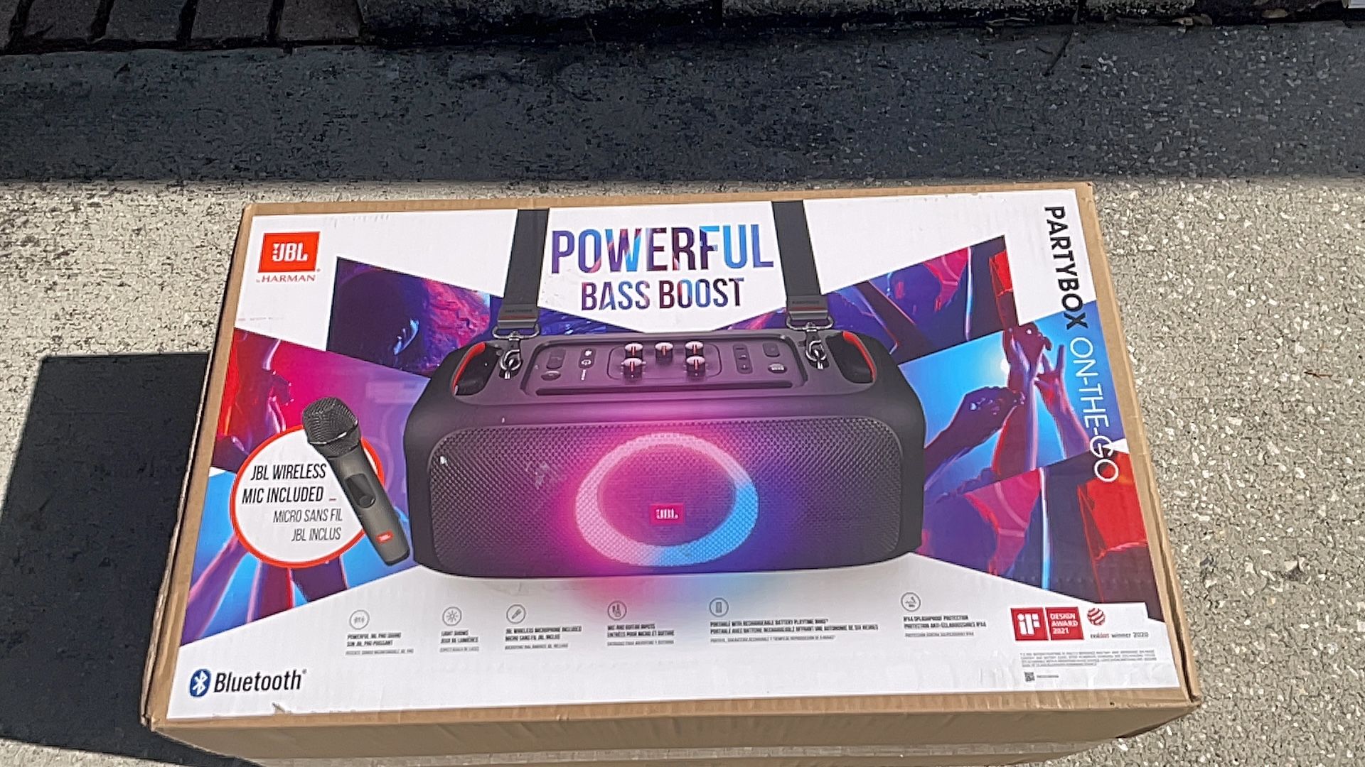 JBL PartyBox On-The-Go Essential - Portable Party Speaker with Built-in Lights  Brand New 