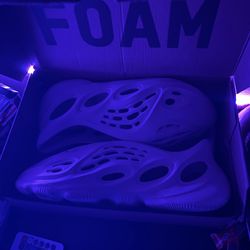 yeezy foam runners size 11.
