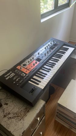 Roland SH-201 synthesizer, with D Beam