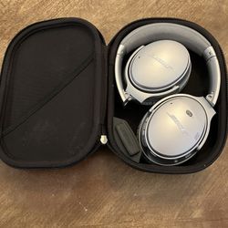 BLUETOOTH BOSE HEADPHONES: Bose QuietComfort 35 Noise Cancelling Headphones MINT with Case - RARE SILVER