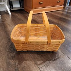15"×10"×5.5" Large Longaberger basket handcrafted in Dresden, Ohio, featuring the signature woven wood design, Inner plastic basket included, good con