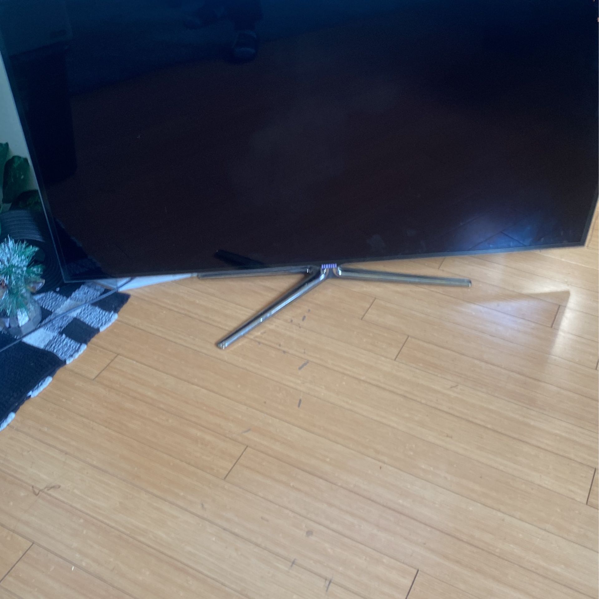 55 Inch Samsung TV With Remote