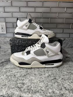 Jordan 4 “Military Black”