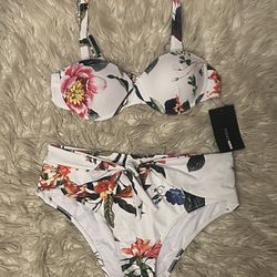 NWT Fashion Nova white jungle flower Bikini set size medium