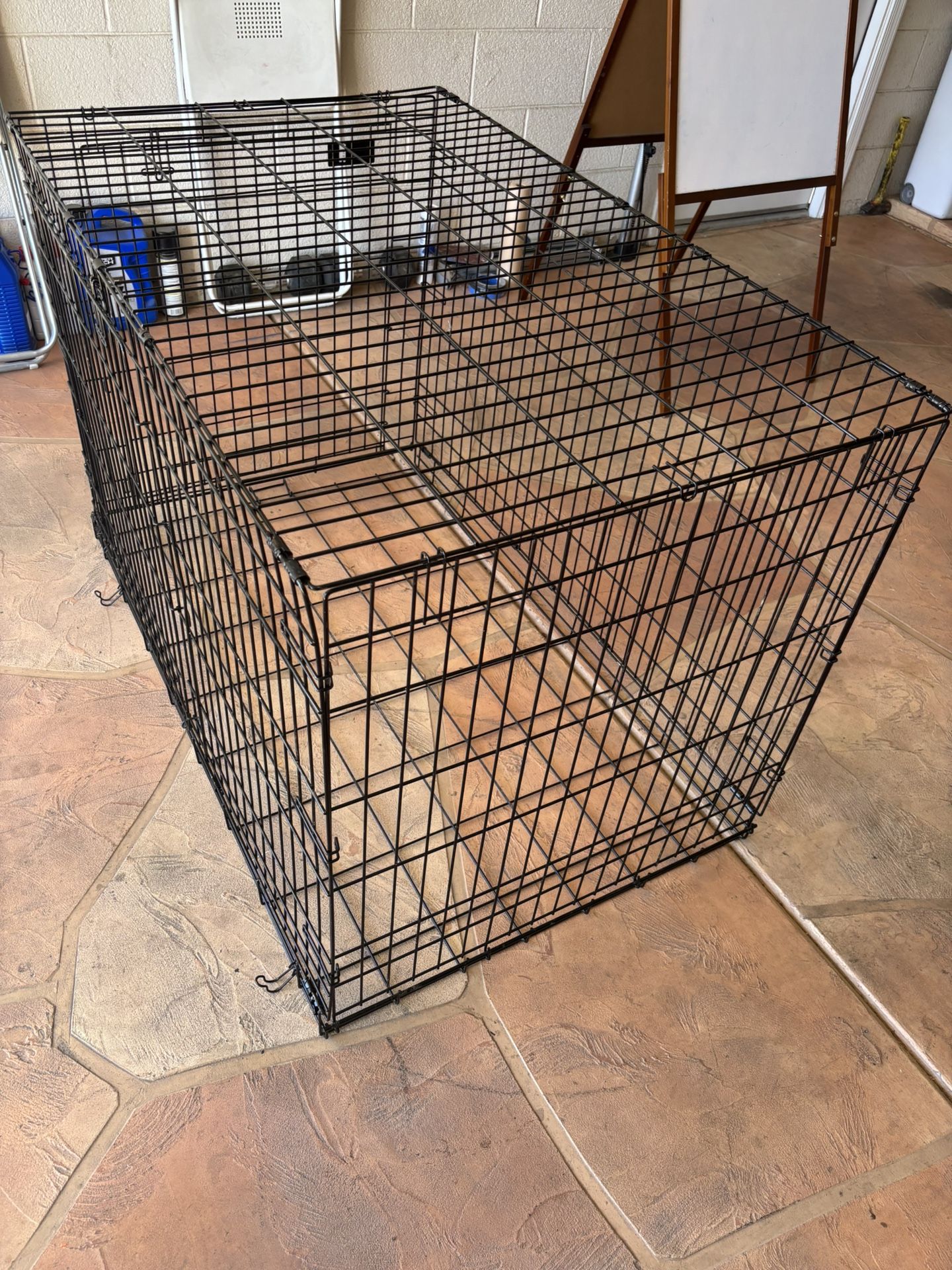 LARGE DOG KENNEL