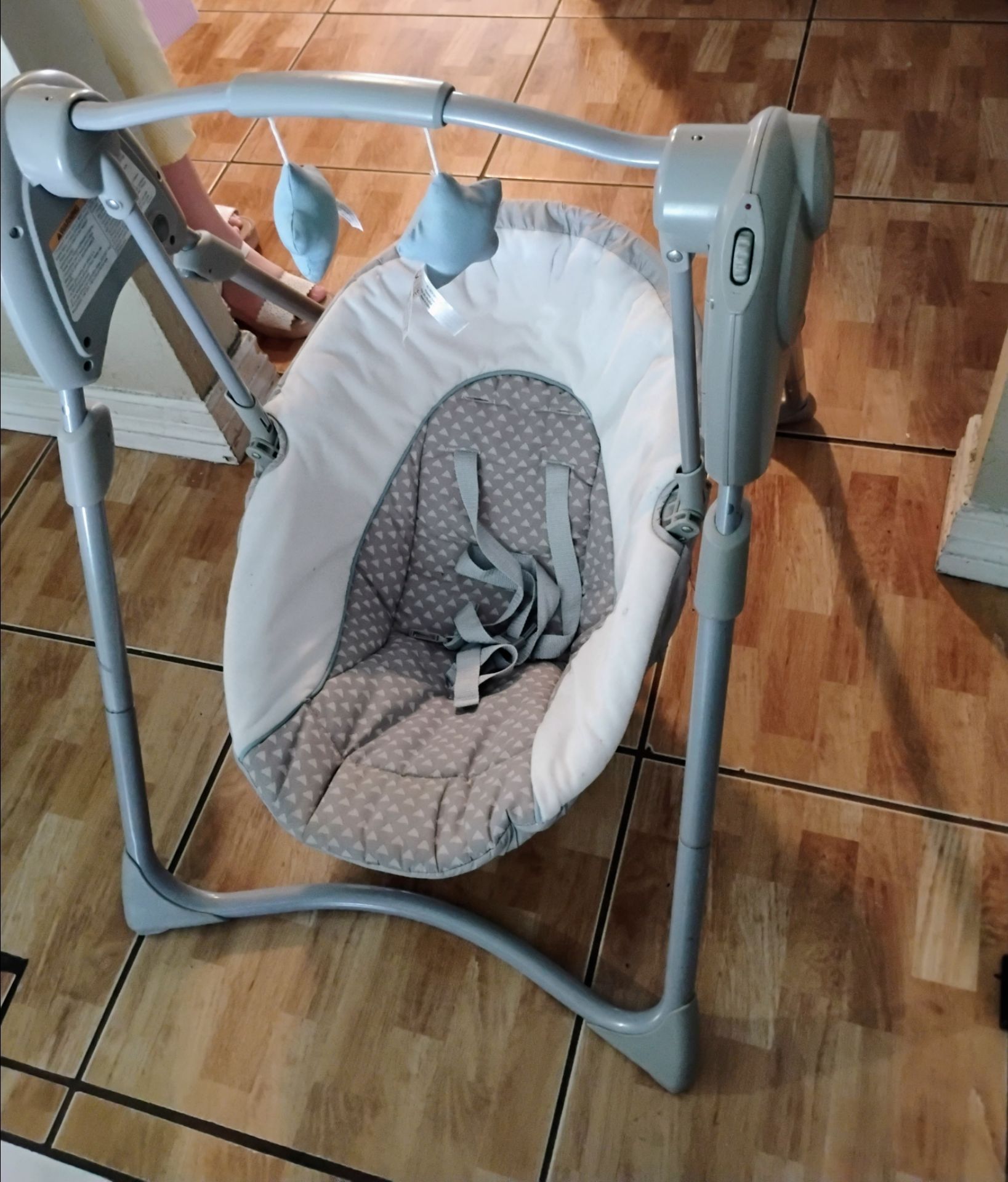 Graco swing chair