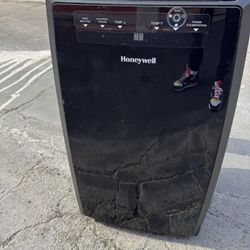 Honeywell MN10CESBB Portable Air Conditioner, 10,000 BTU Cooling, with Dehumidifier & Fan (Black)