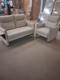 Juego de 2 sofa love seat  y silla $140