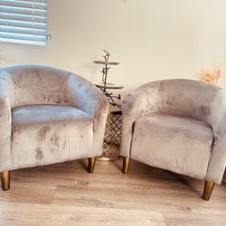 Set off 2 velvet chairs