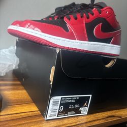 Jordan 1 low patent red