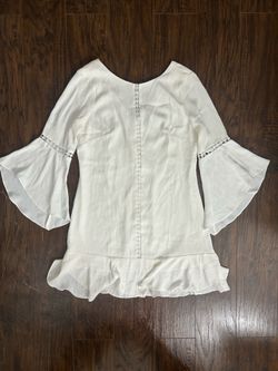 White Solid Scoop-Neck Lined Bell Sleeve Ruffle Lace Dress