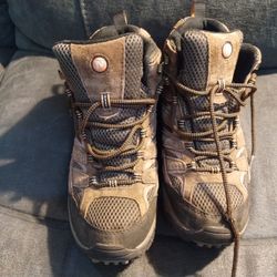 Merrell Hiking Boots 9.5