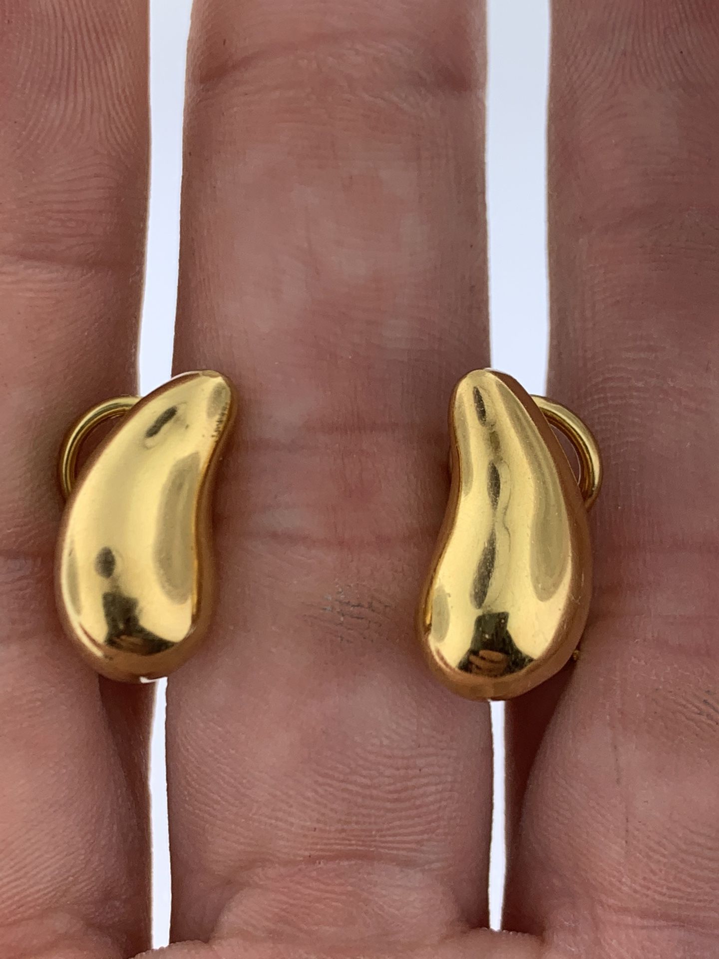 Authentic! Tiffany & Co Elsa Peretti 18K Gold Large Bean Post & Clip Earrings