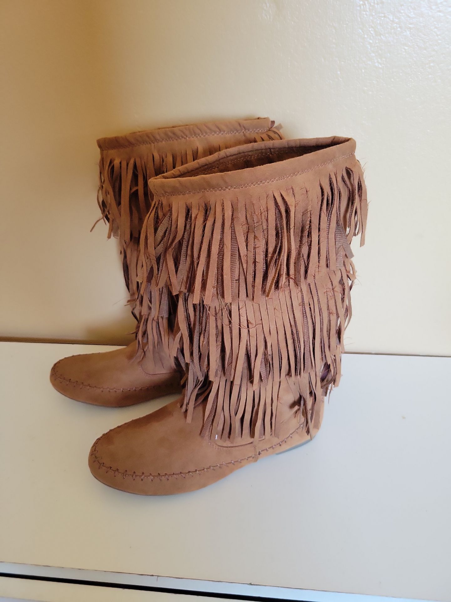 Brown fringe moccasin womens boots New size 7