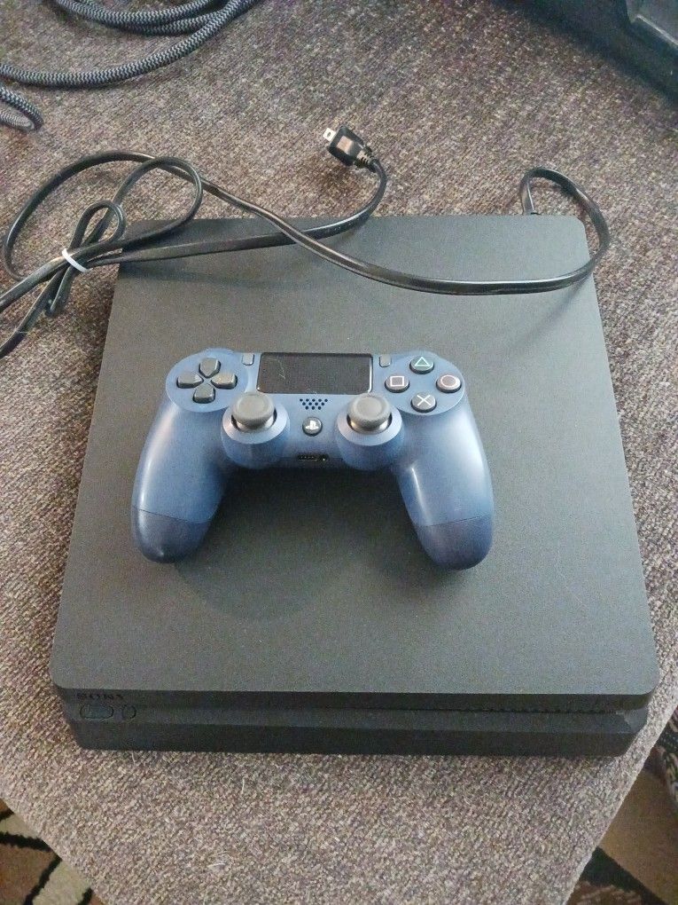 PlayStation 4, Slim Console and Controller