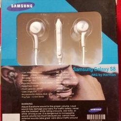 Skullcandy Samsung JVC Apple iPhone
Aux earbuds headphones ear bud many different types of Earbuds  available Bz1