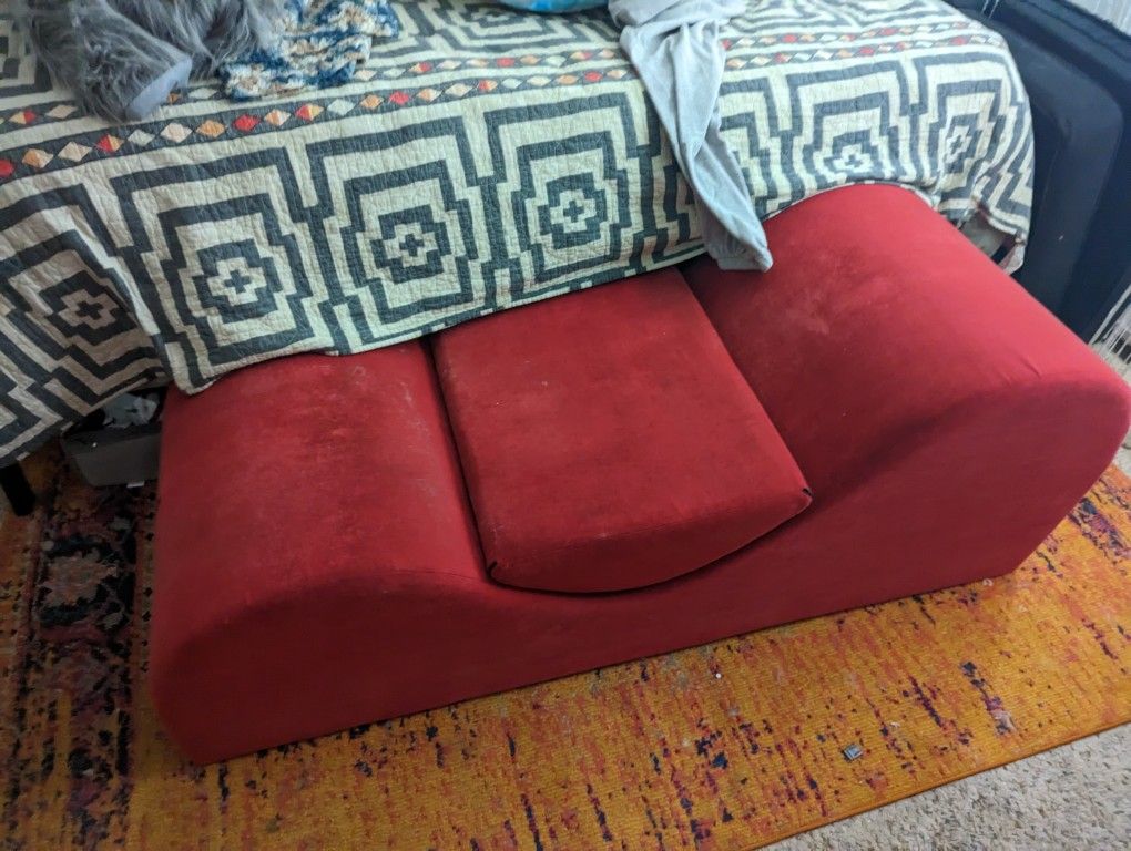 Enzo Couch