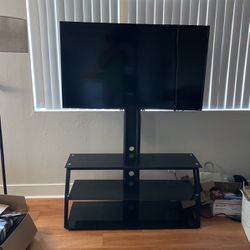 55 in Vizio w mounted TV stand