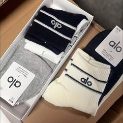 Wholesale lulu socks