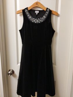 Like new Velvet black Dress for teens.
