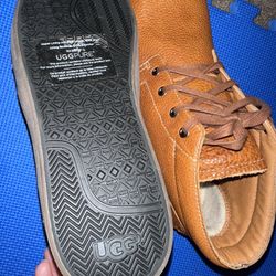 Sz9.5 UGG midhigh Mens very soft leather Boots -NWT