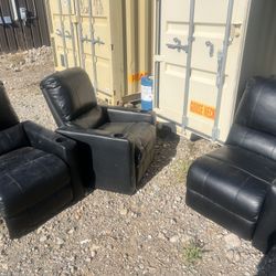 Reclinara With Cup Holders 