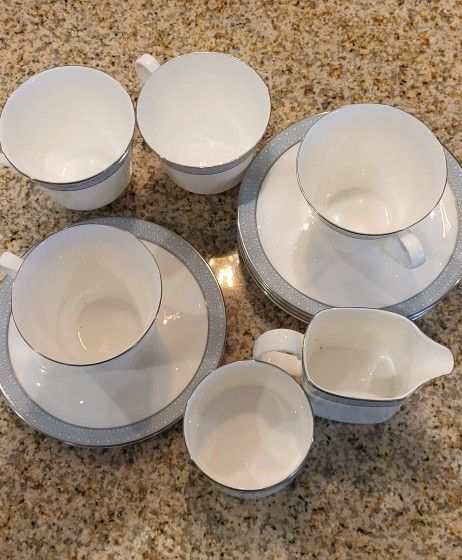 royal doulton etude H 5003