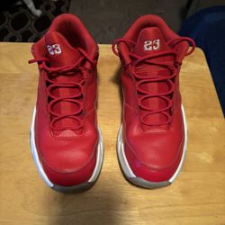 Jordan Red Max Aura 3 Youth 6Y