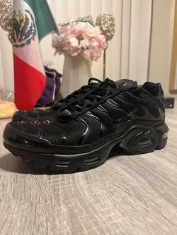 Nike AirMax Plus Triple Black Size 6.5Y/7.5 Womens