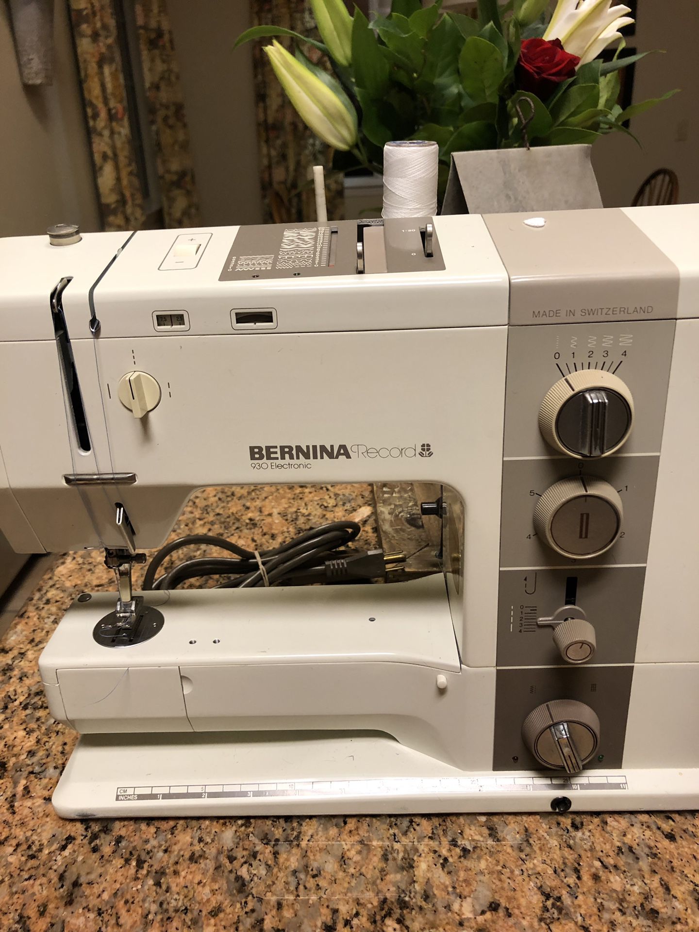 Bernina 930 record sewing machine