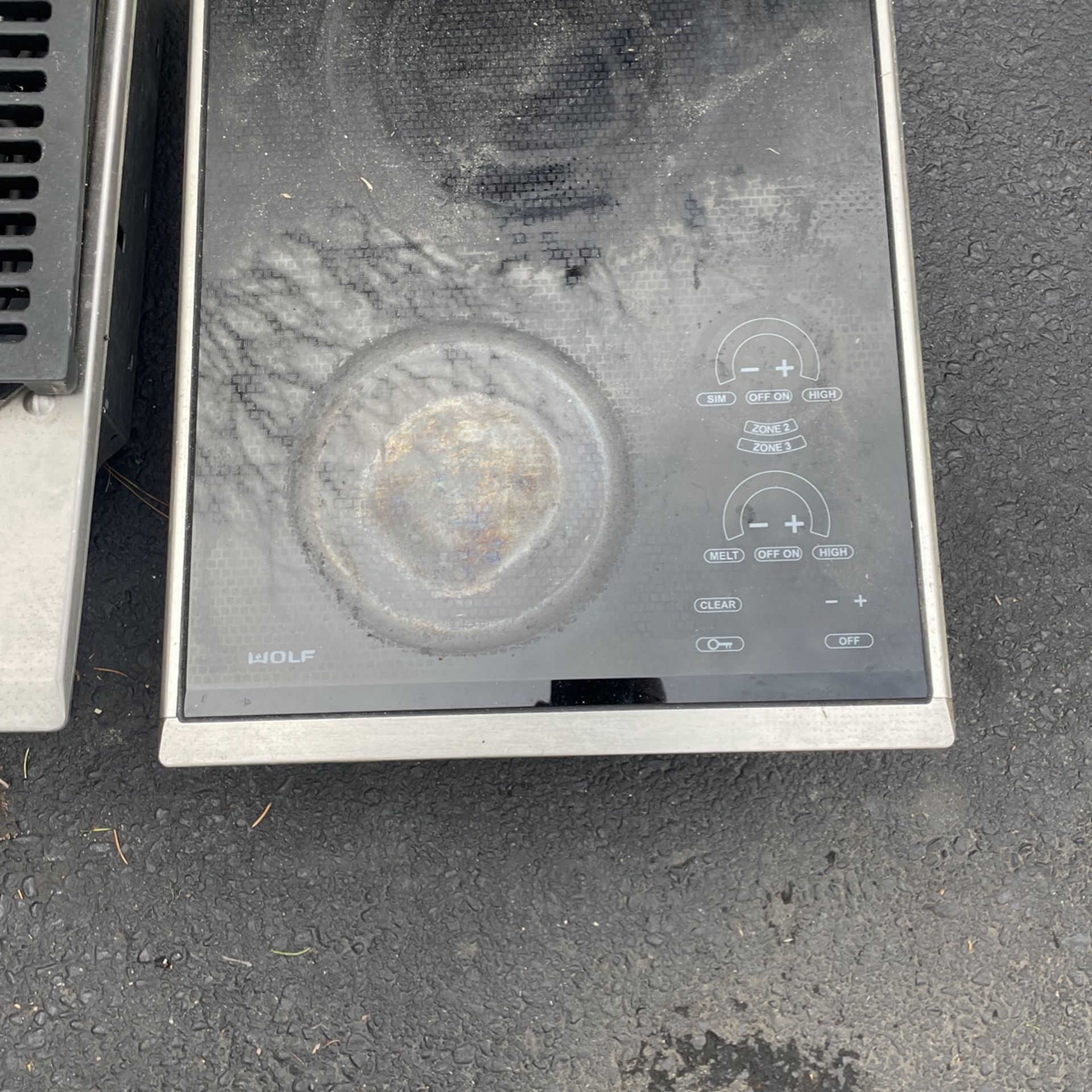 Wolf Electric Stove With Griddle for Sale in Bridgeport, CT OfferUp