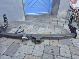 2001 Ford Expedition Tow Hitch And Spare Tire And Spare Tire Bar