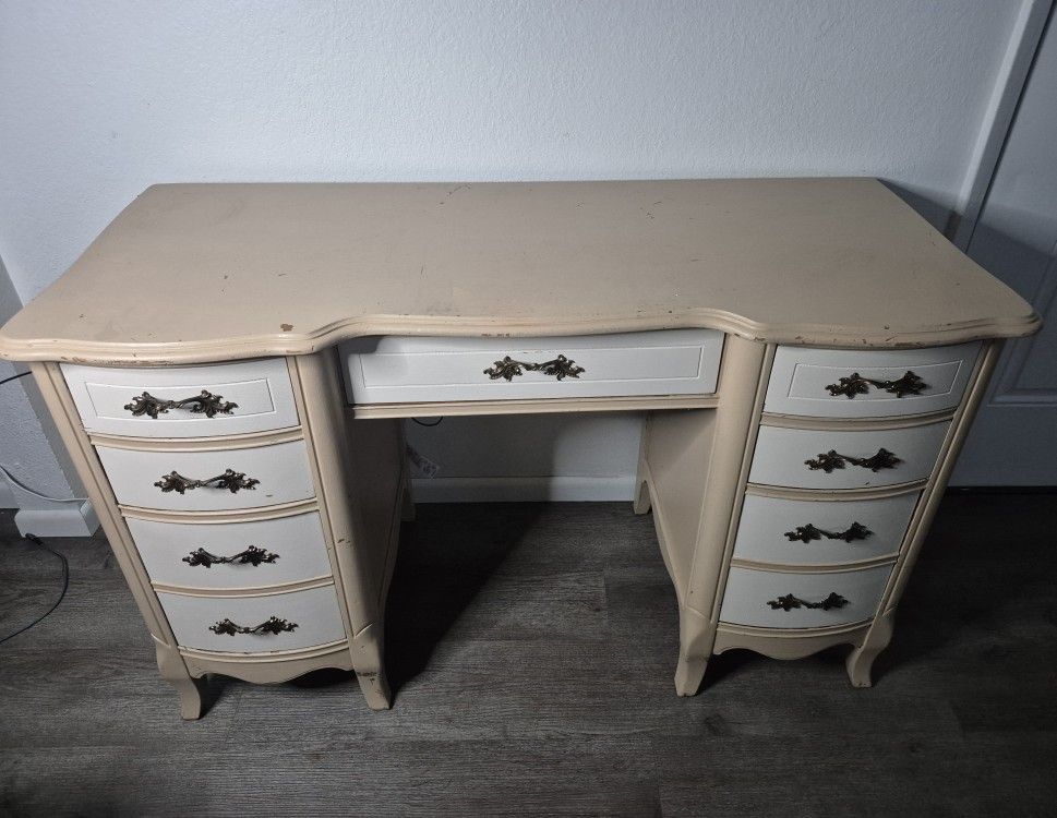 Desk for crafts or restore