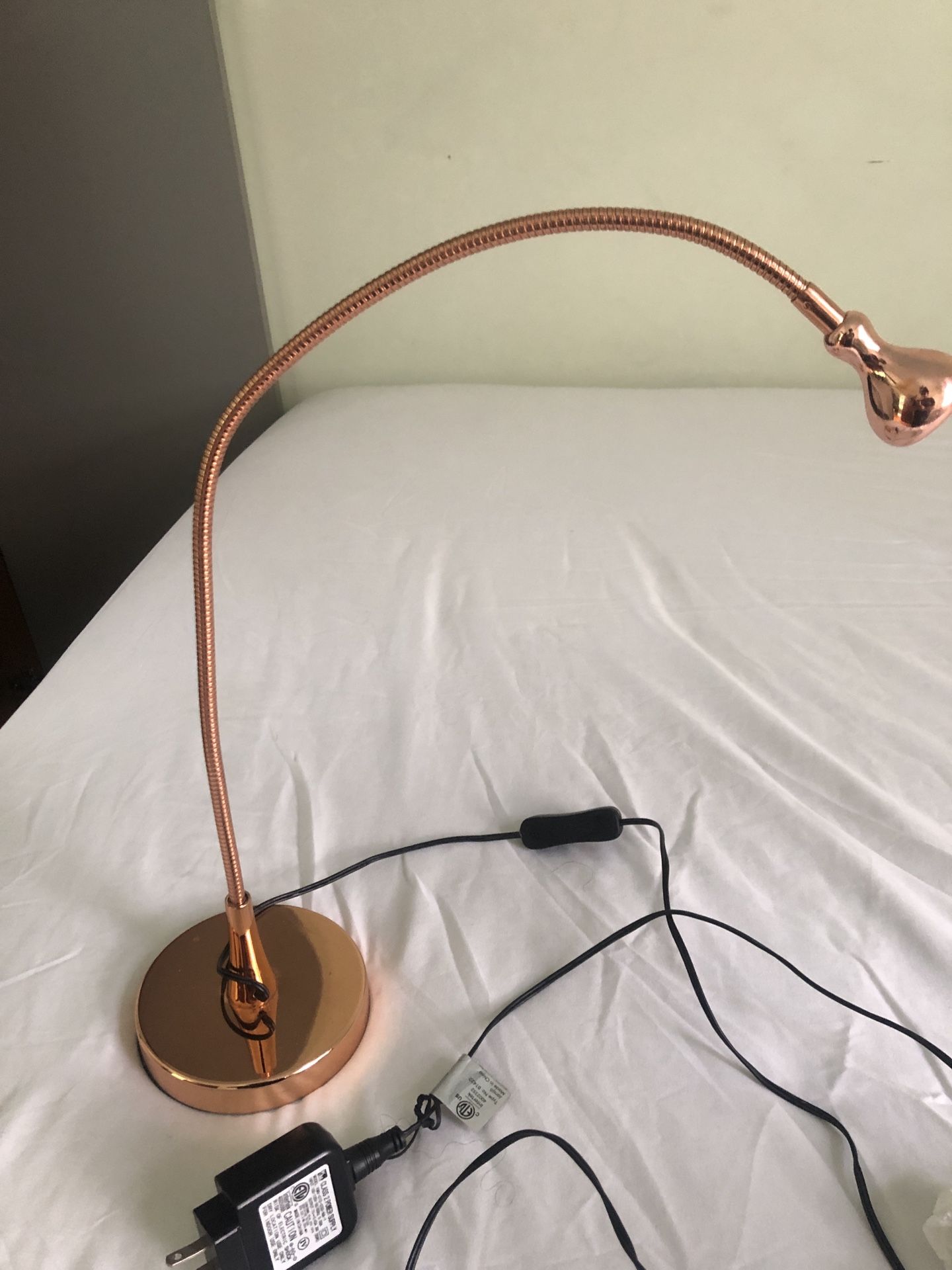 Rose gold desk lamp works well