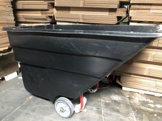 Tiltable wheelie bin