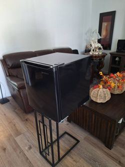 INSIGNIA Refrigerator