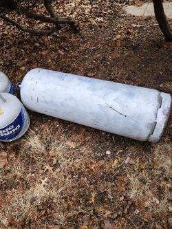 100 lb propane tank