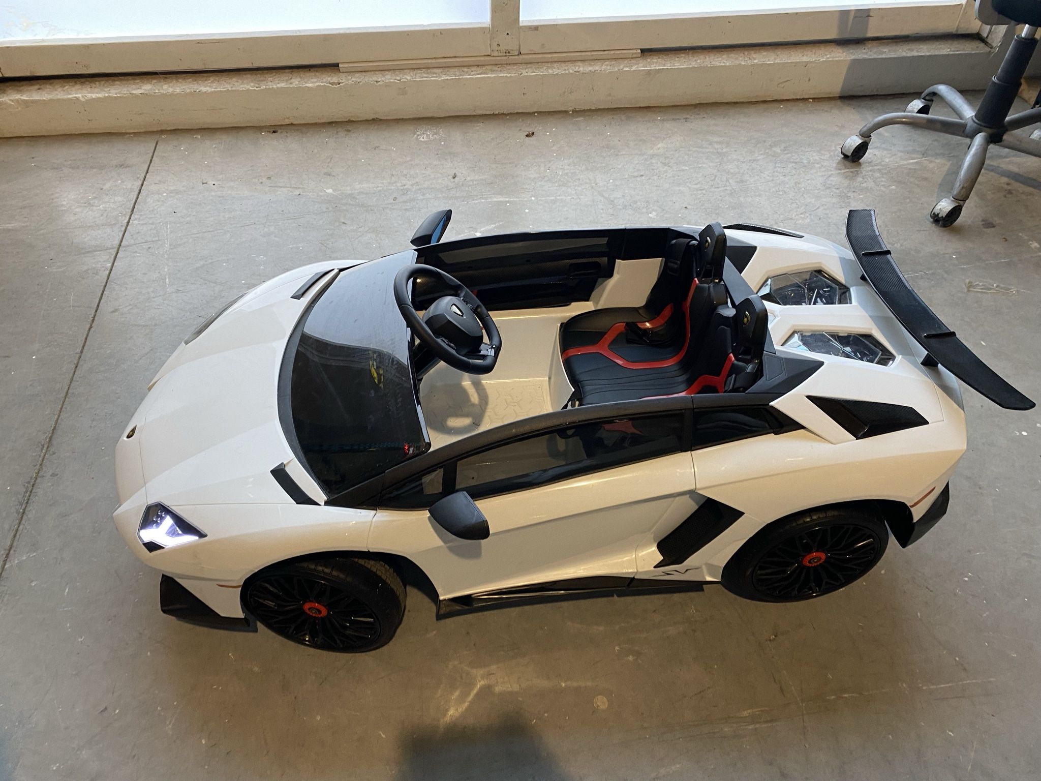 12V Lamborgini Aventador Ride On Kids Sports Car
