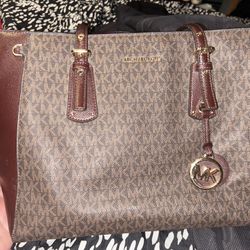 MK PURSE