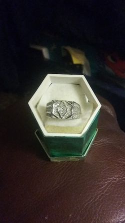 Mans promise ring nice bling