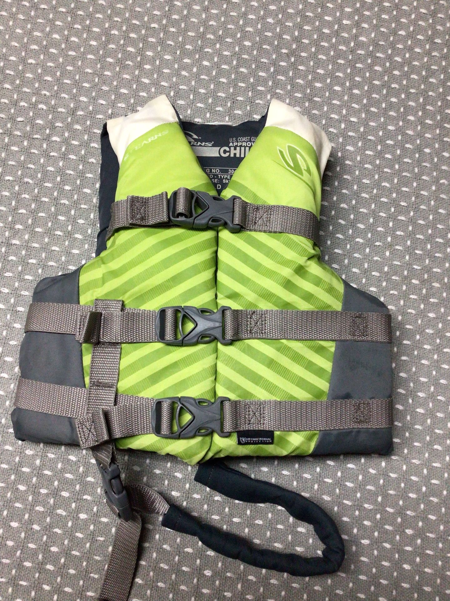 CHILD SIZE LIFE JACKET LIVE VEST SKI JACKET