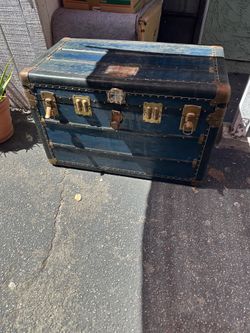 Vintage trunk chest