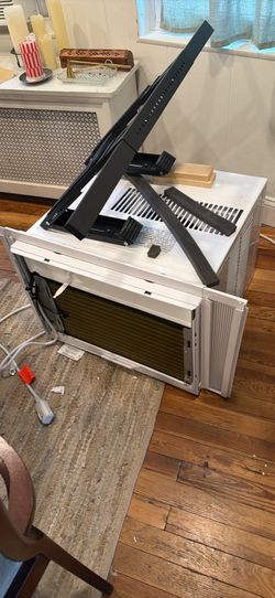 18K BTU AC unit 220v for sale
