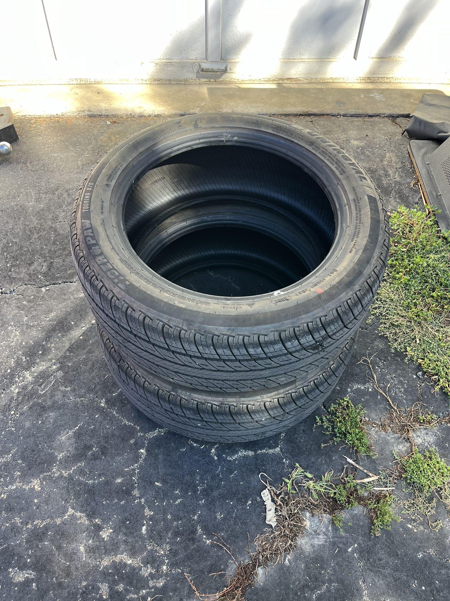 2 Uniroyal Tiger Paw 225/50 R17 94h Tires